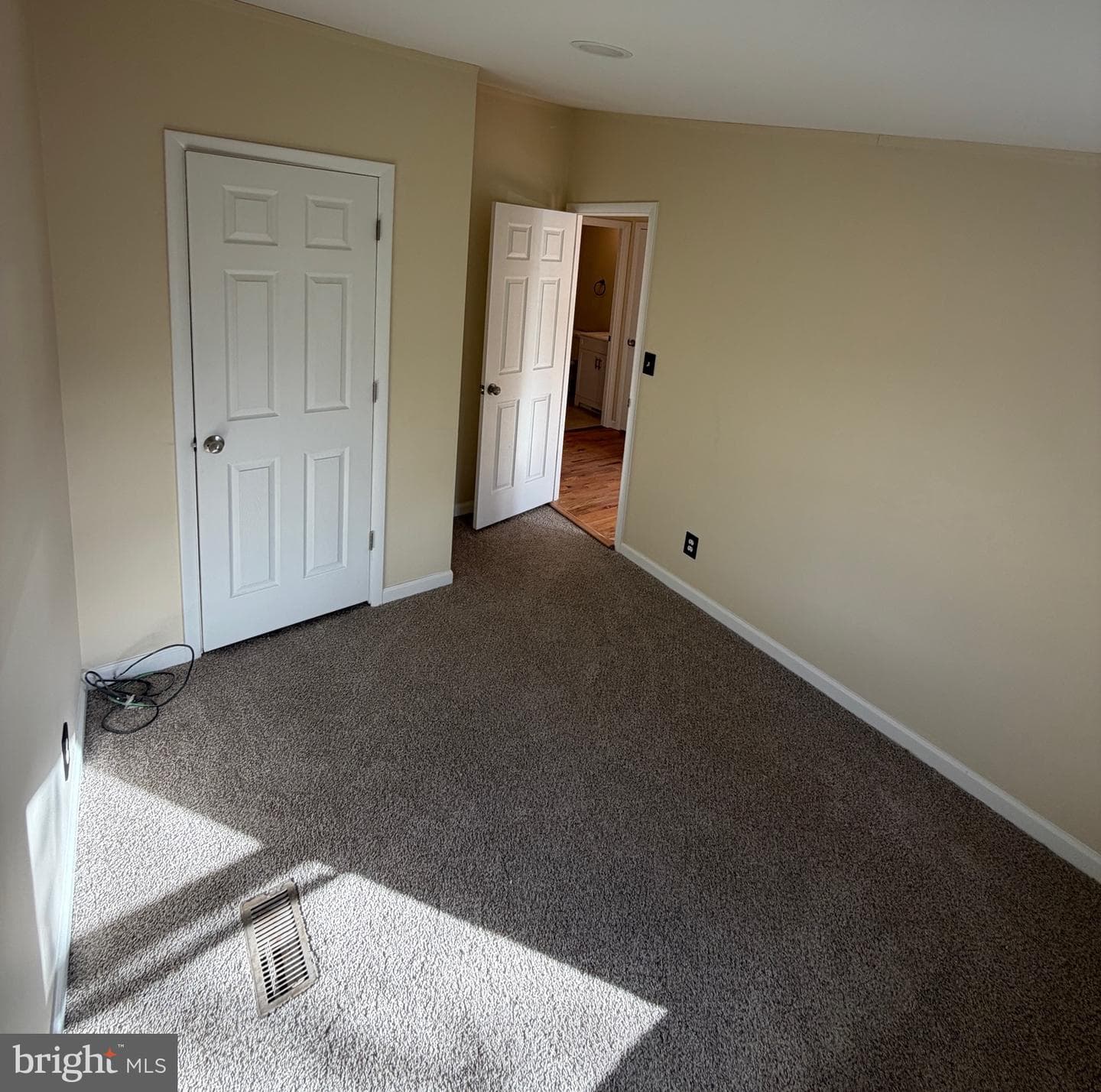 887 Aspen Avenue photo 10