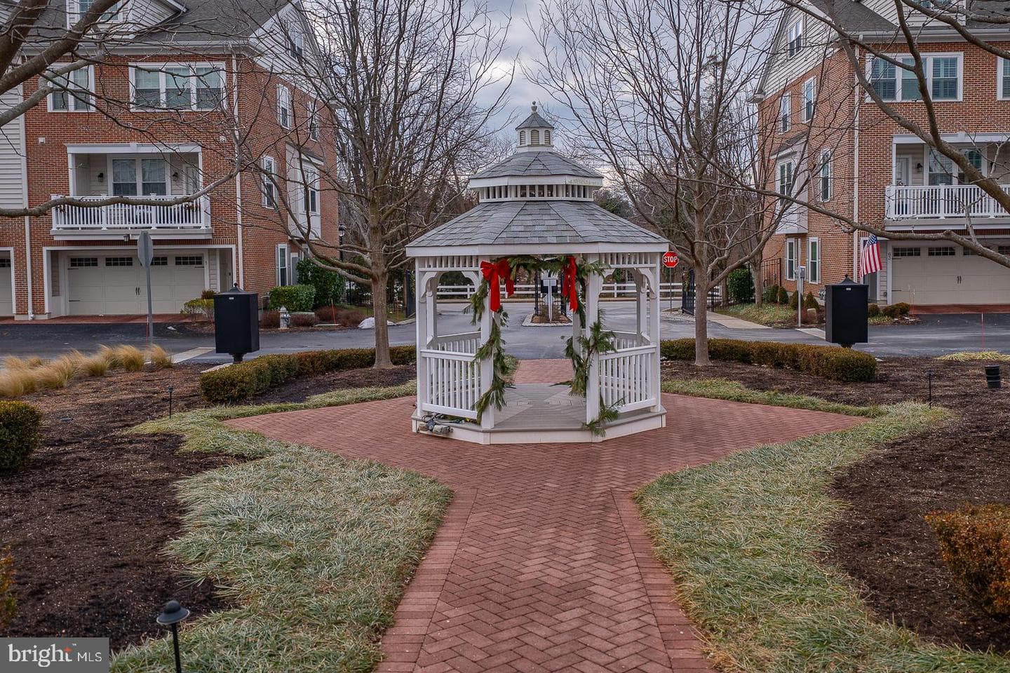 19 Village Square photo 29