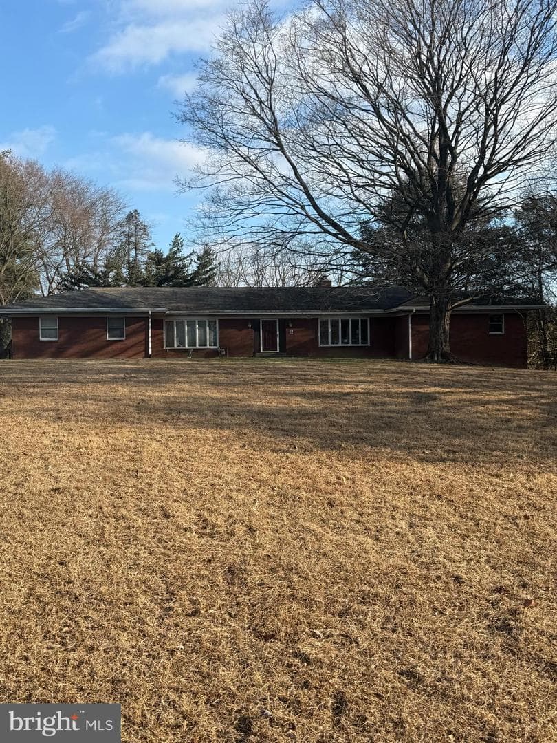 375 Schoolhouse Road photo 1