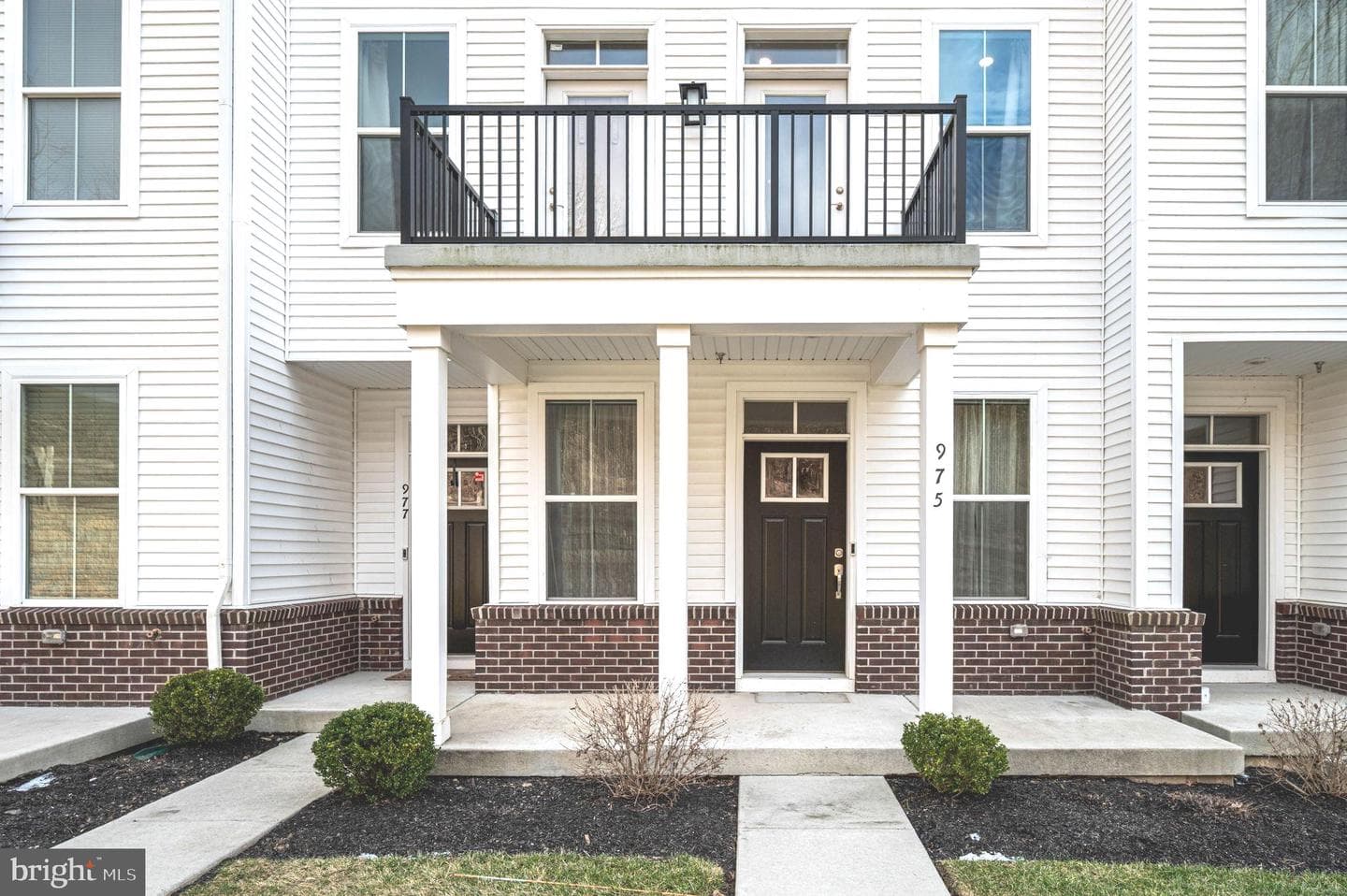 975 Skylar Court photo 2