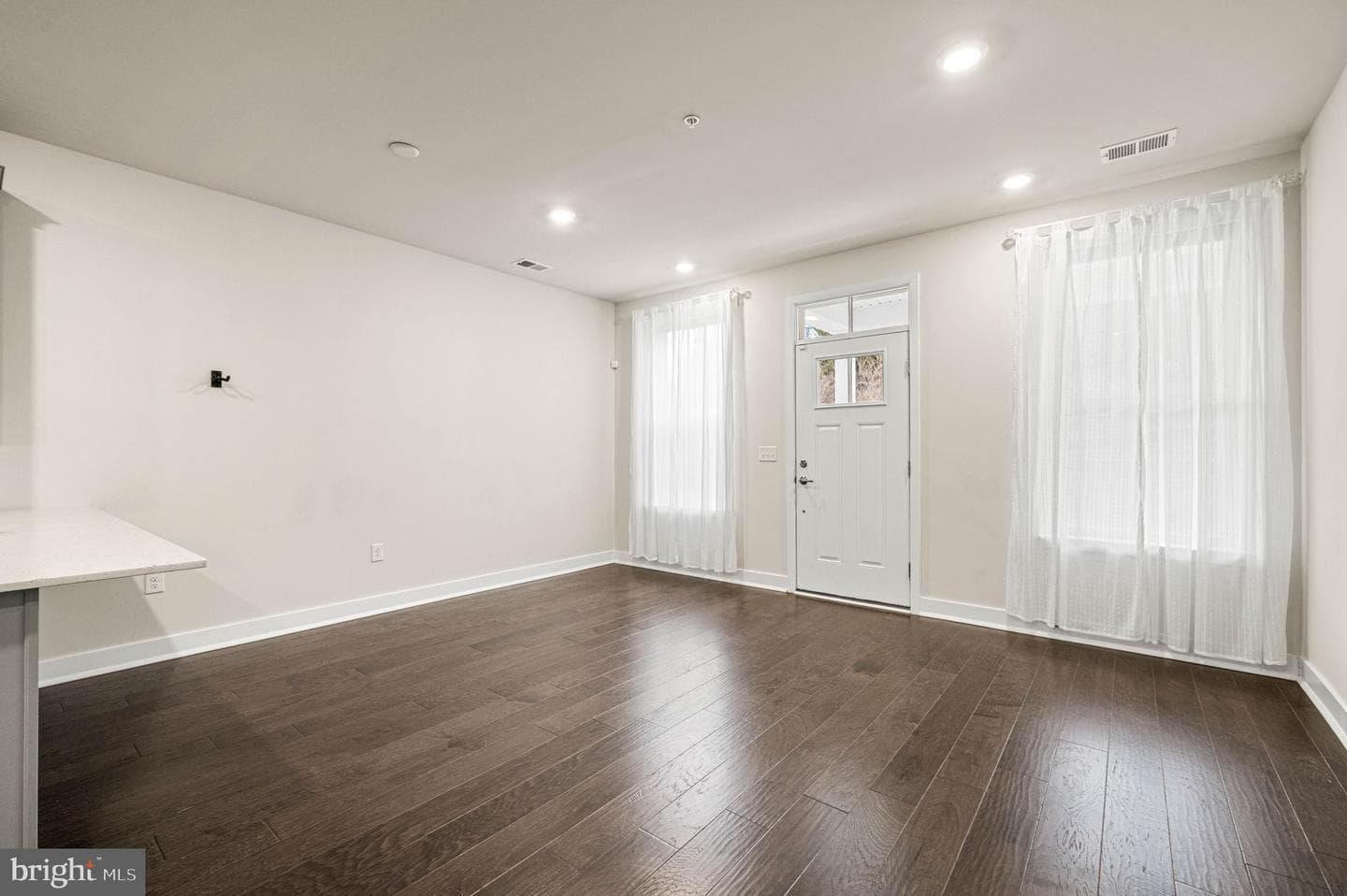 975 Skylar Court photo 8