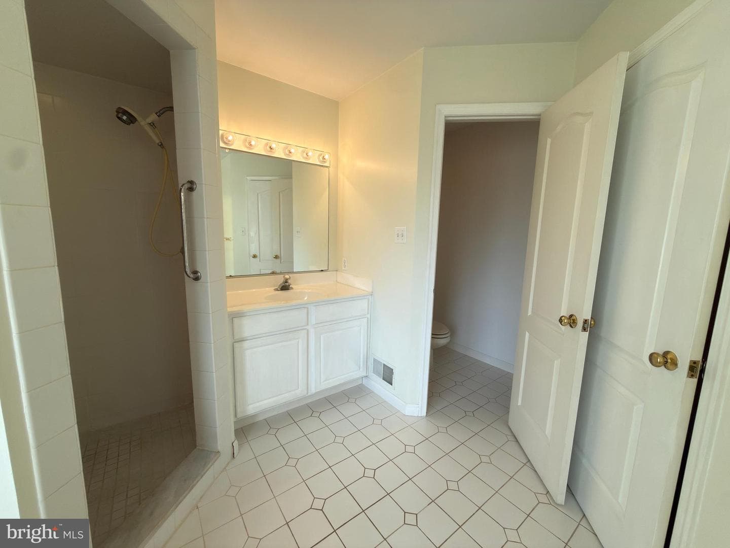 839 Frank Road photo 19