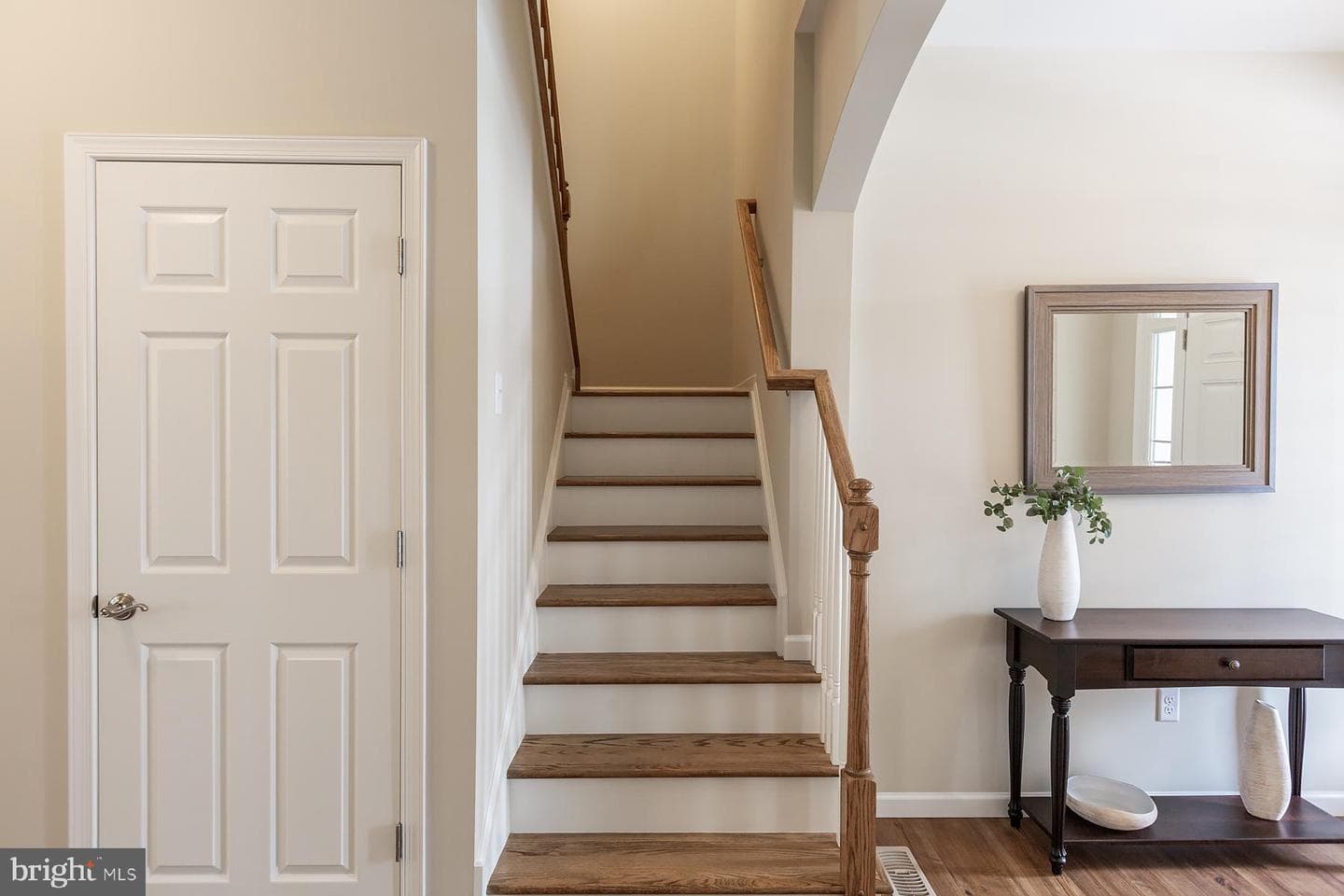 602 Greenbriar Path photo 24