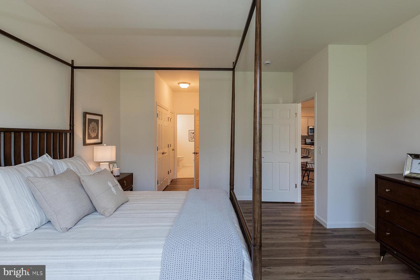 605 Greenbriar Path photo 13