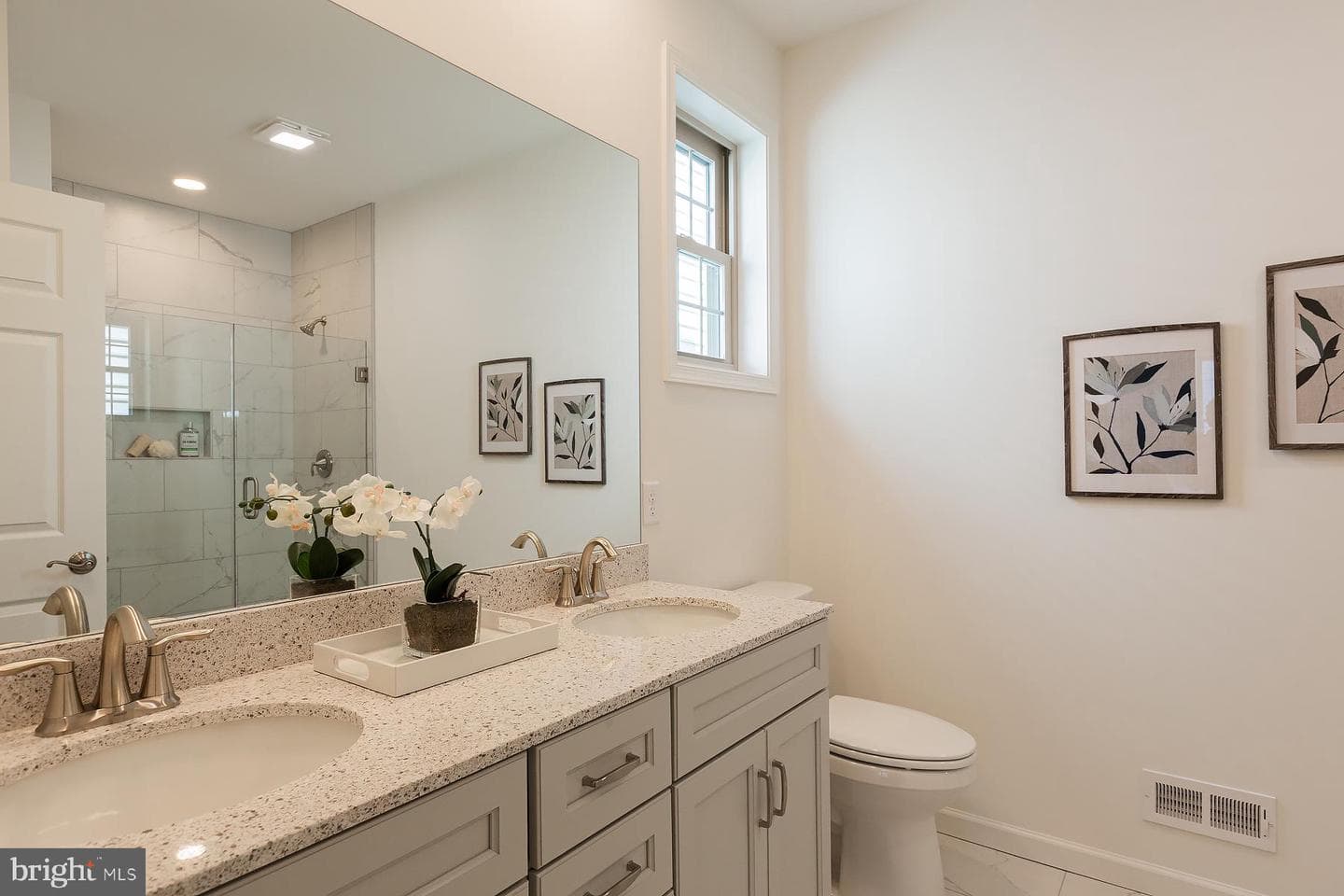 605 Greenbriar Path photo 16