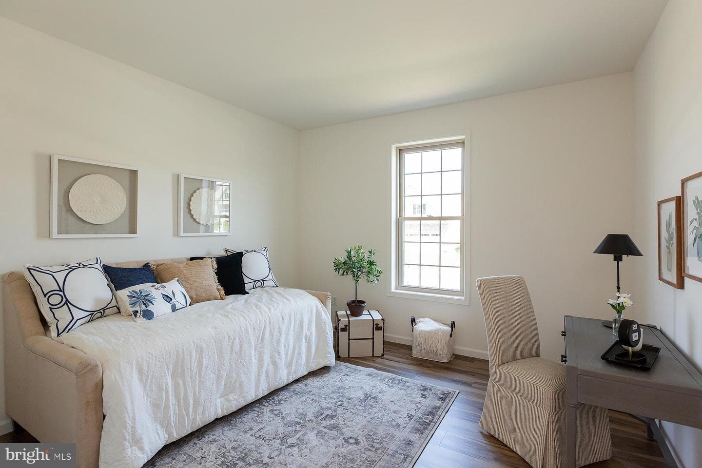605 Greenbriar Path photo 18