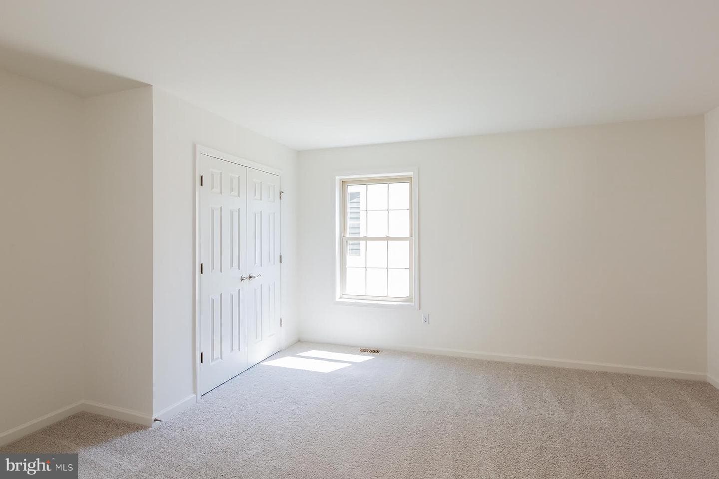 605 Greenbriar Path photo 22