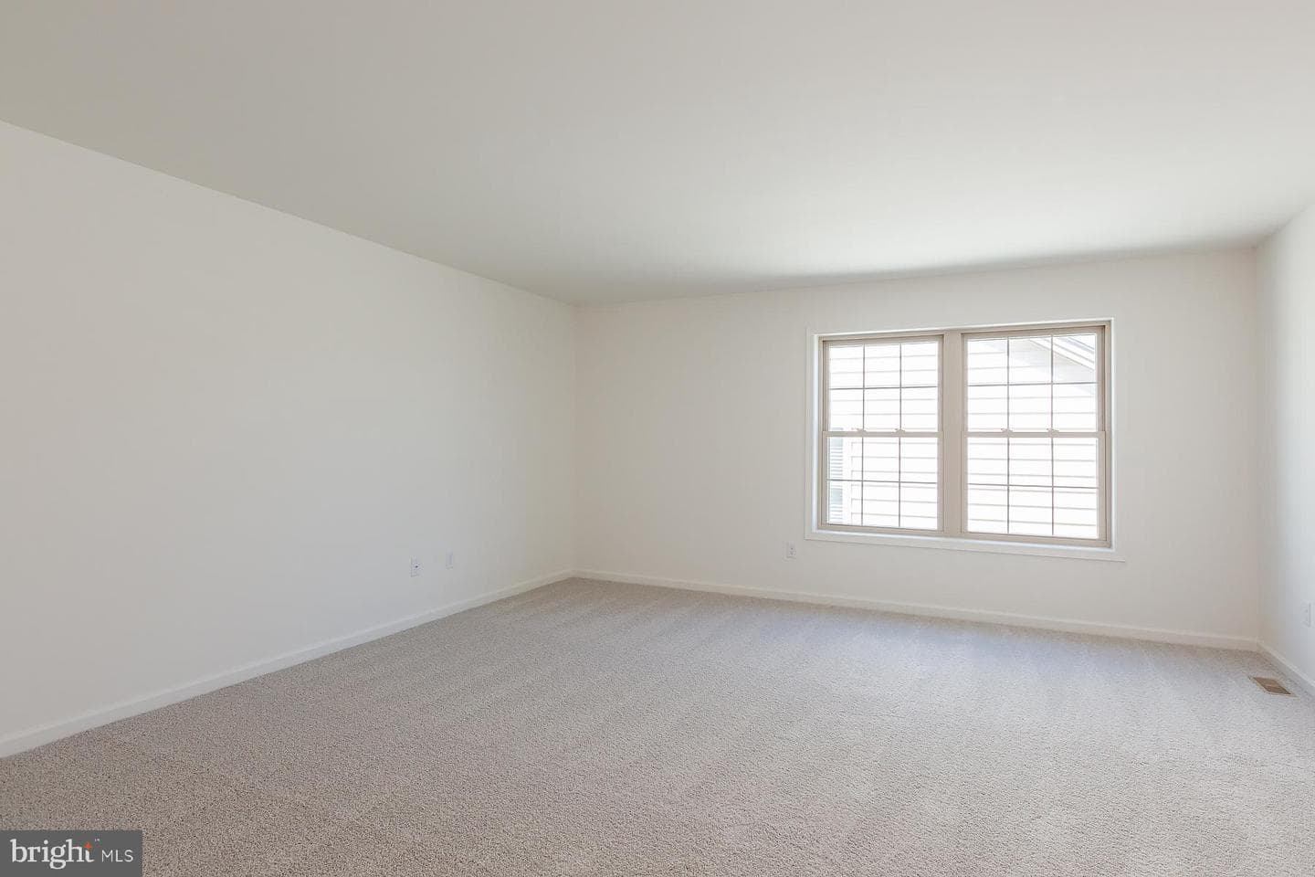 605 Greenbriar Path photo 23