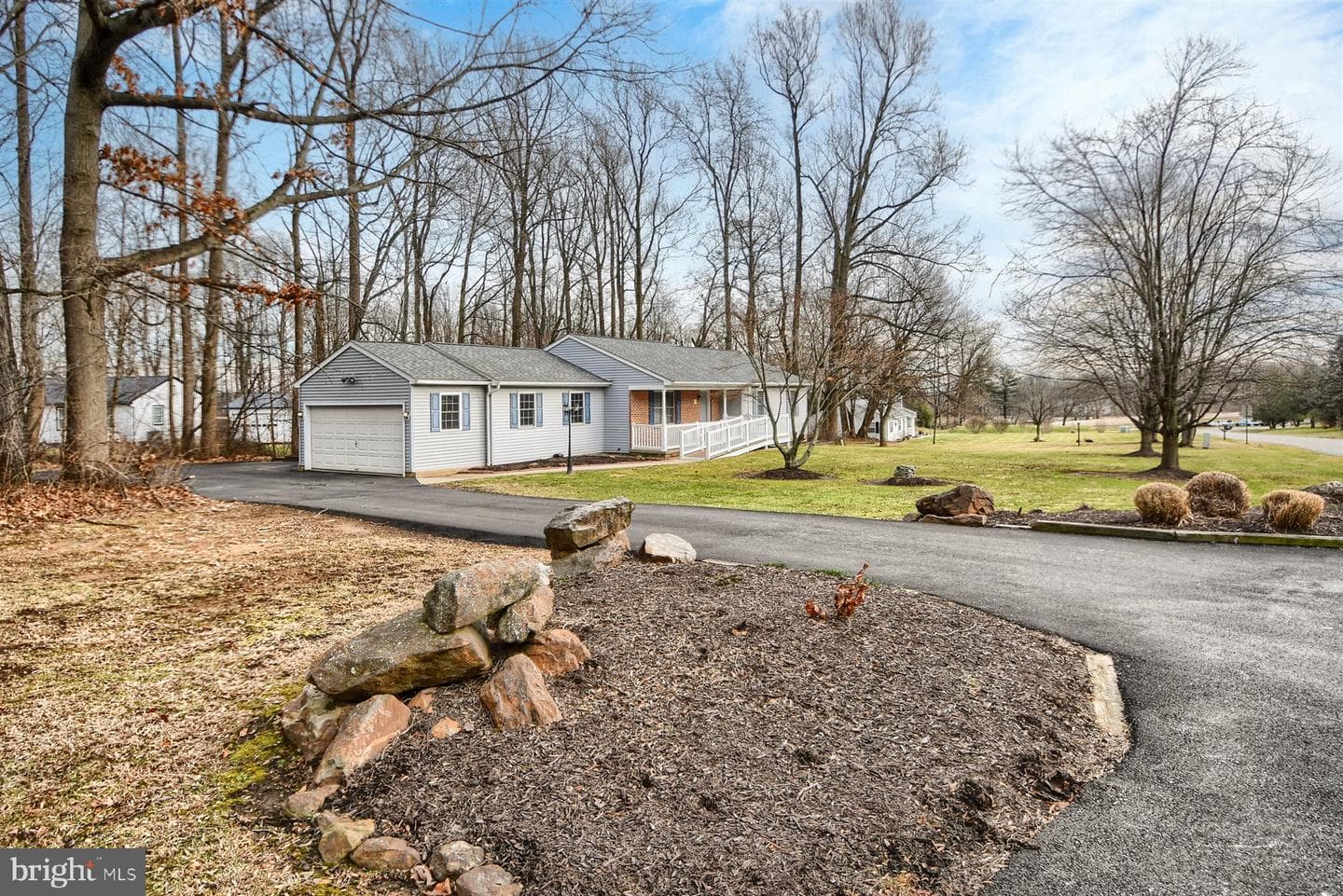 401 Dalton Road photo 2