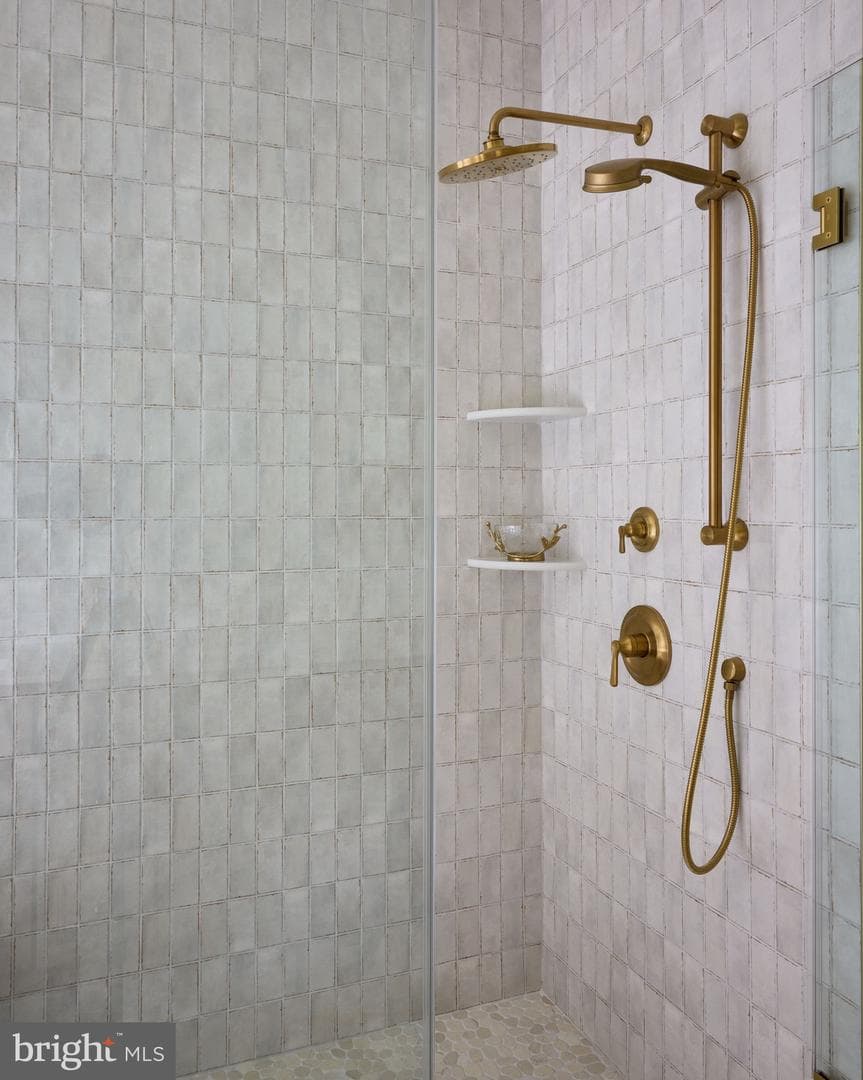 2 Martins Lane photo 24