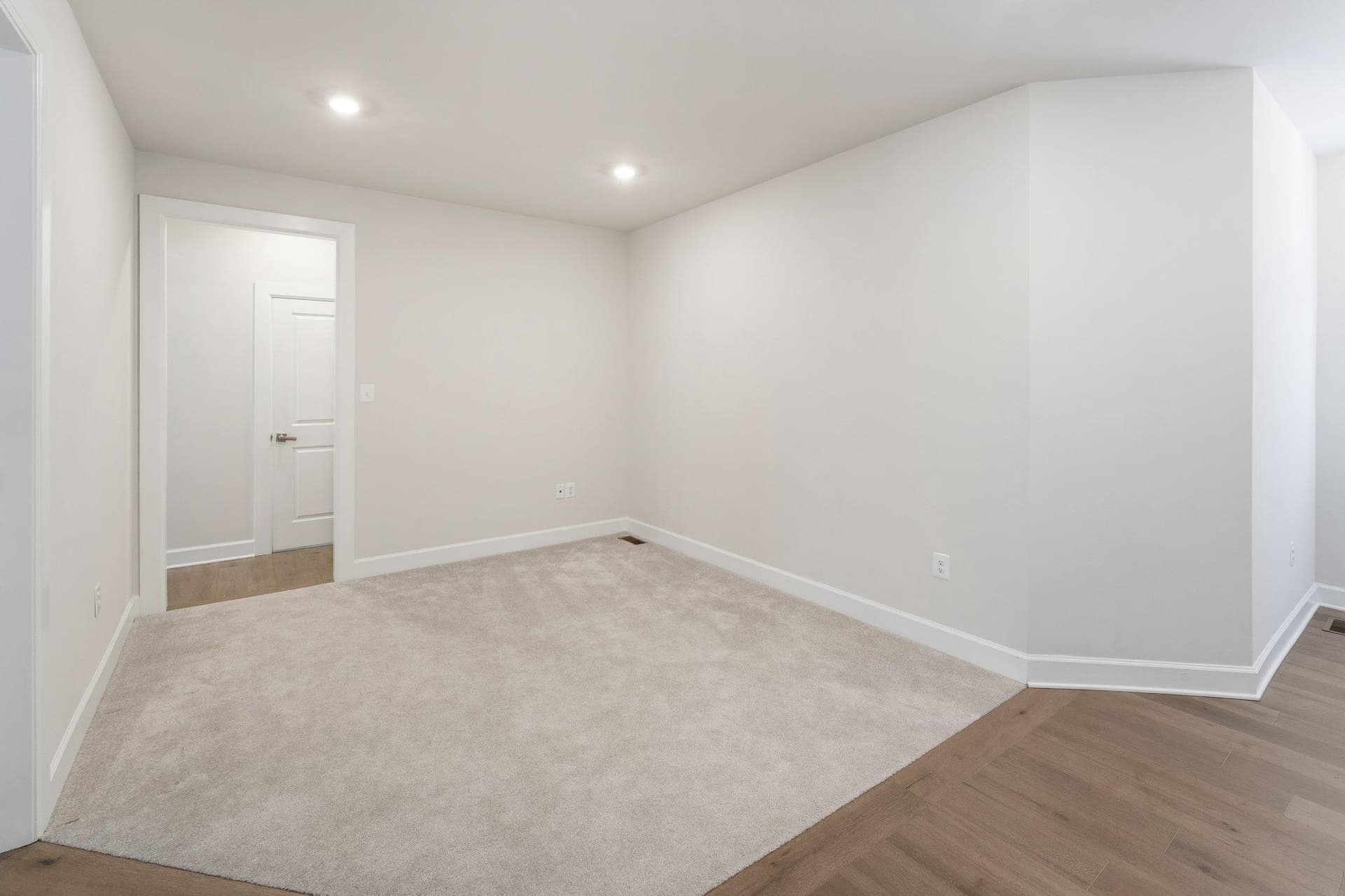 1716 Frost Lane photo 7
