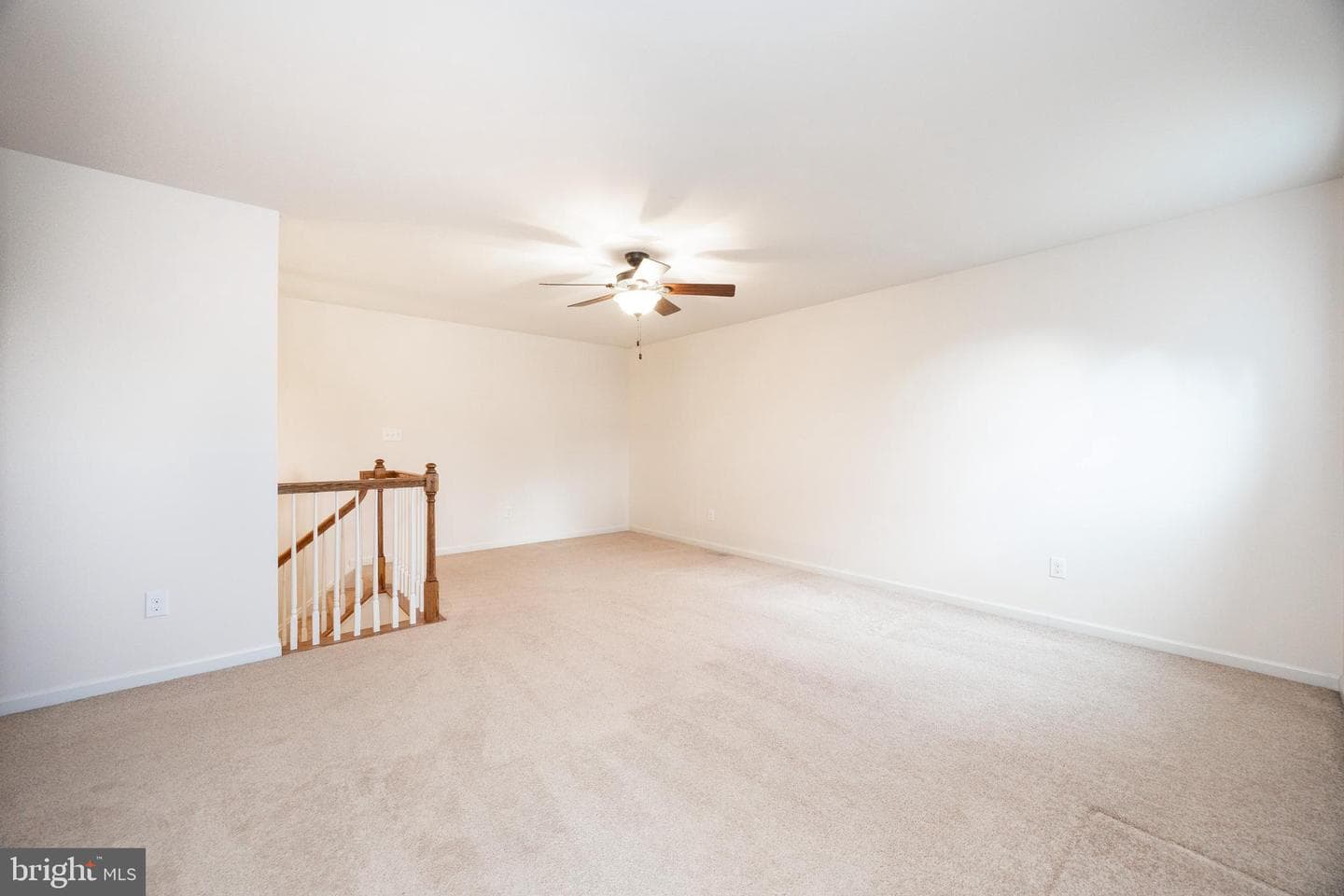 136 Honeycroft Boulevard photo 30