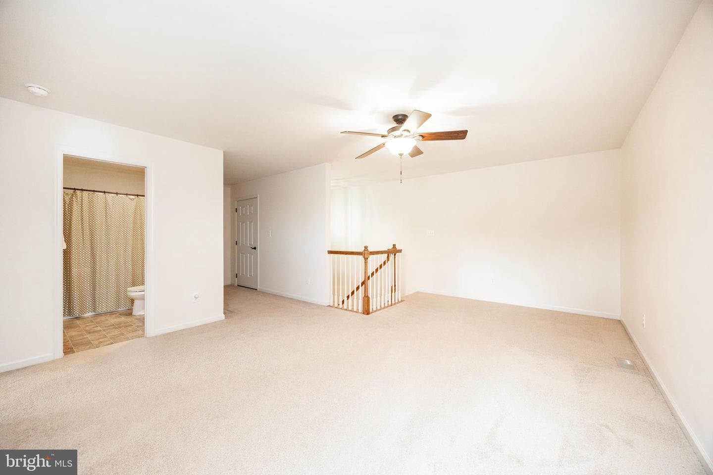 136 Honeycroft Boulevard photo 31