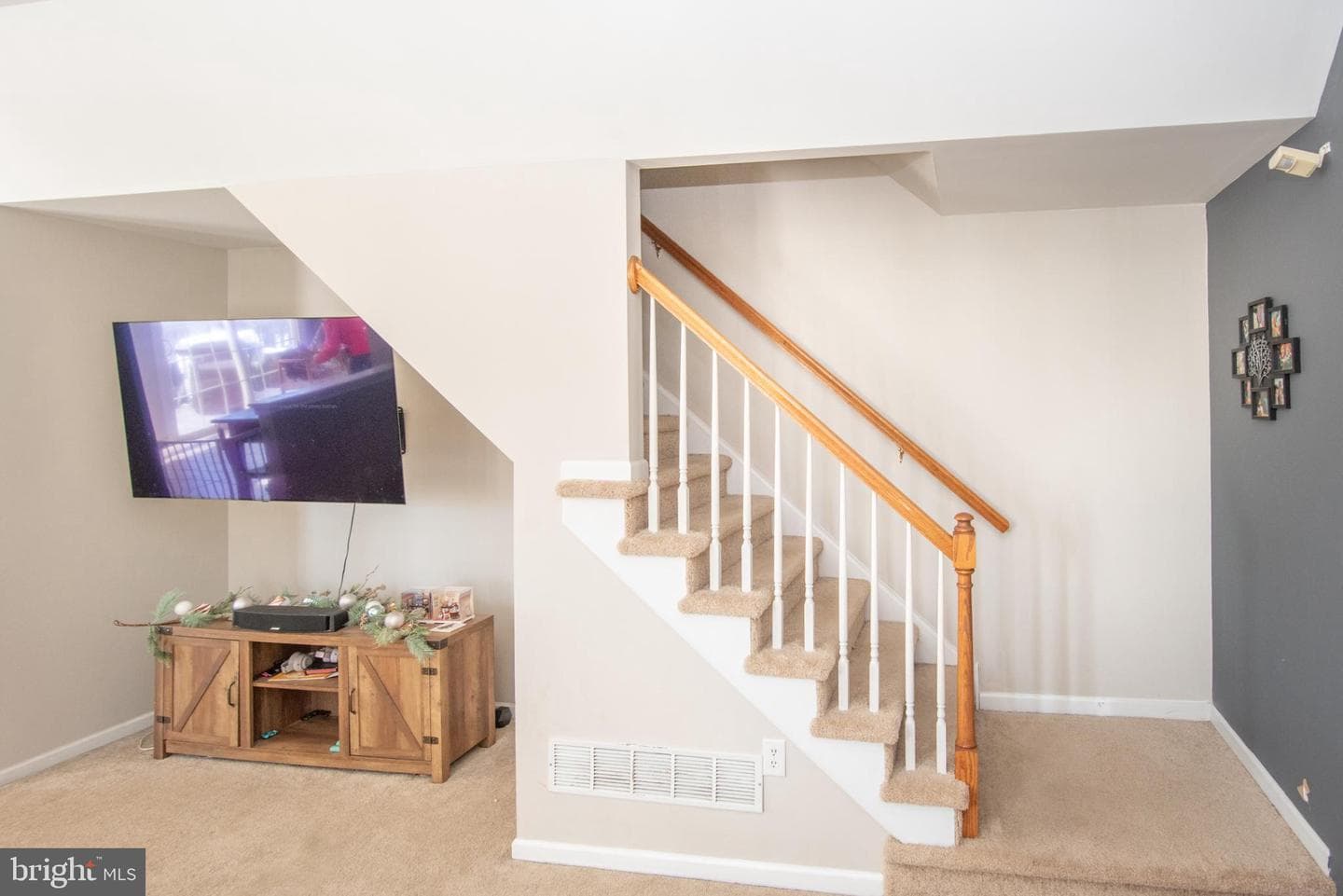 1144 Wendler Circle photo 8