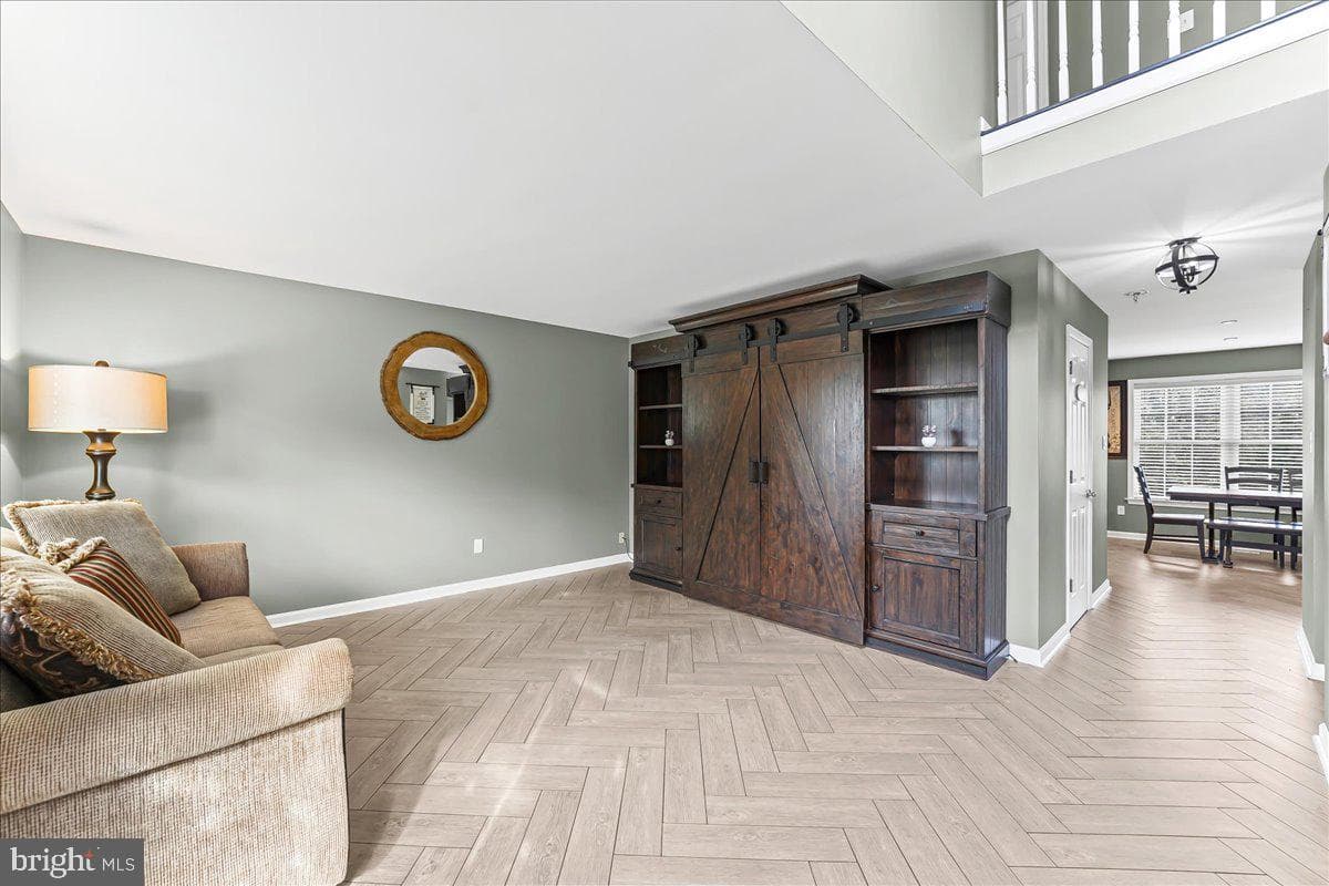 113 Midland Drive photo 3