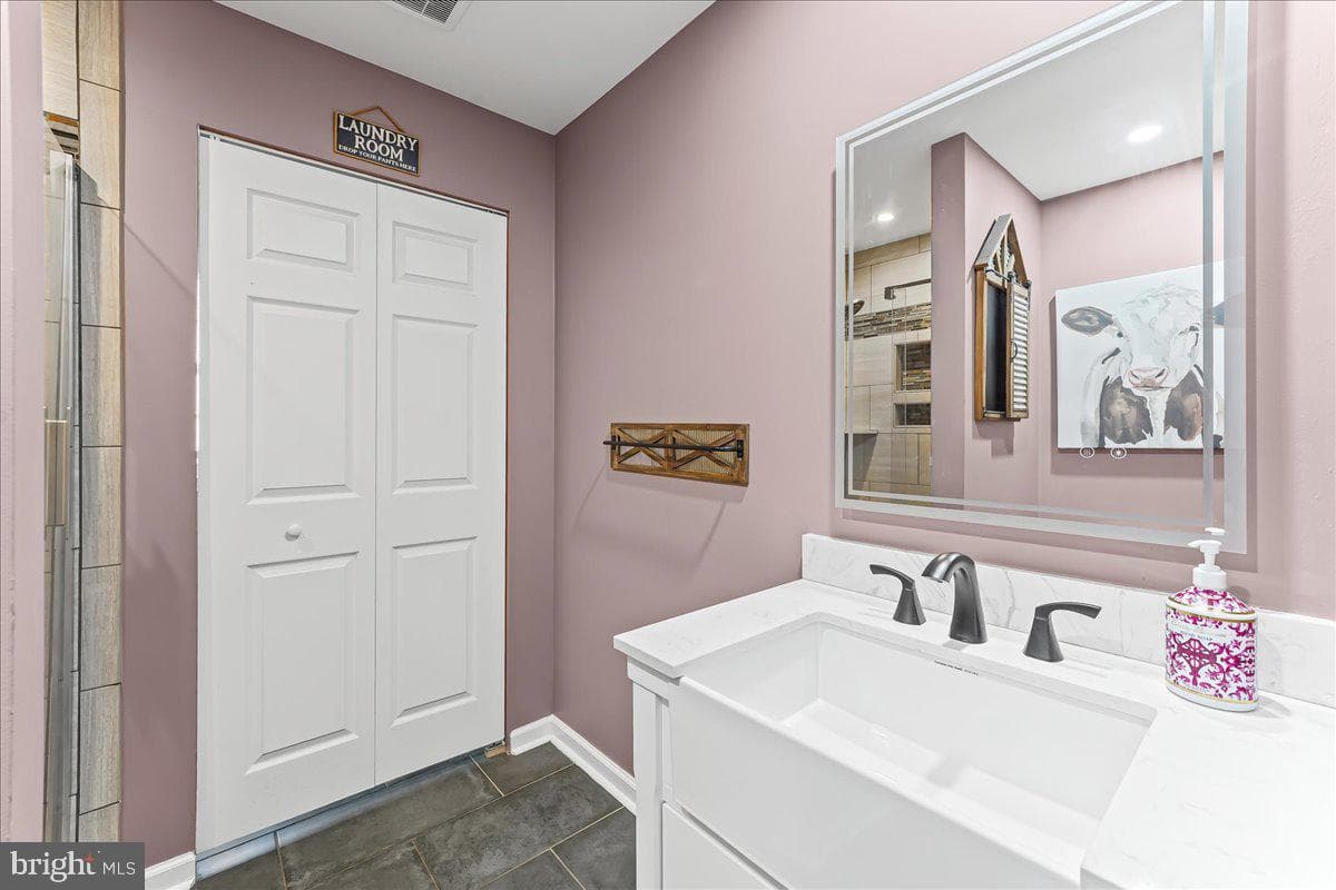 113 Midland Drive photo 6