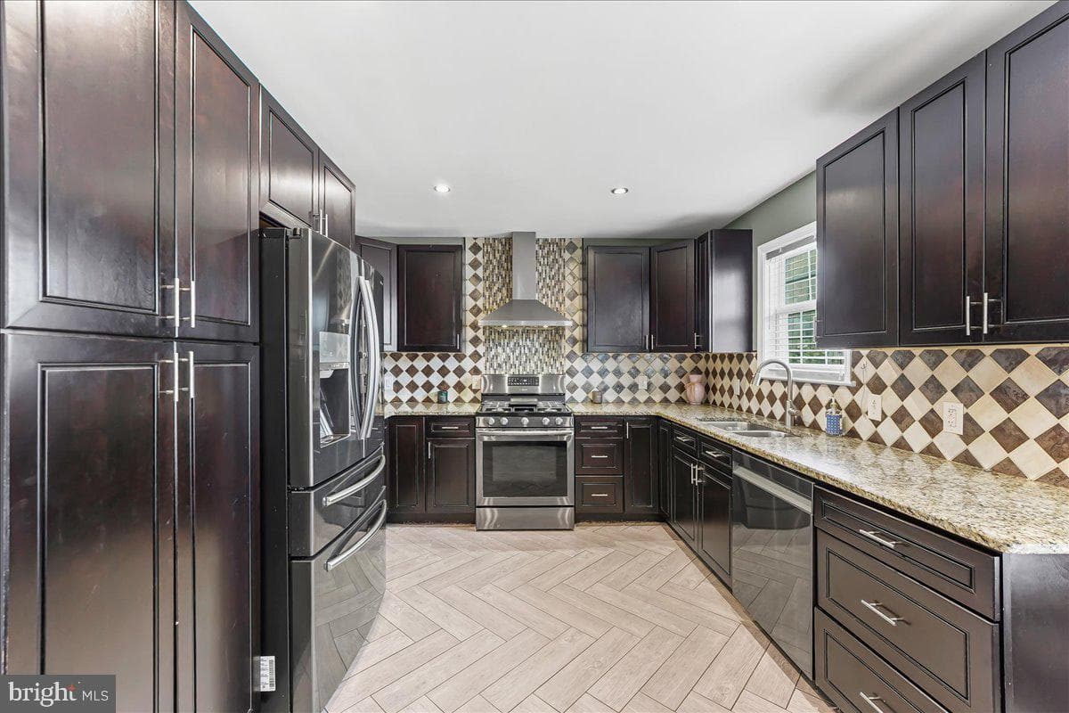 113 Midland Drive photo 9