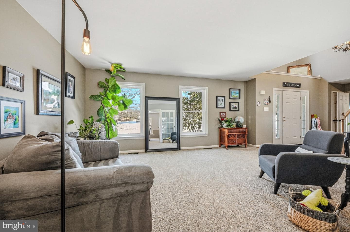 5 Roosevelt Way photo 7