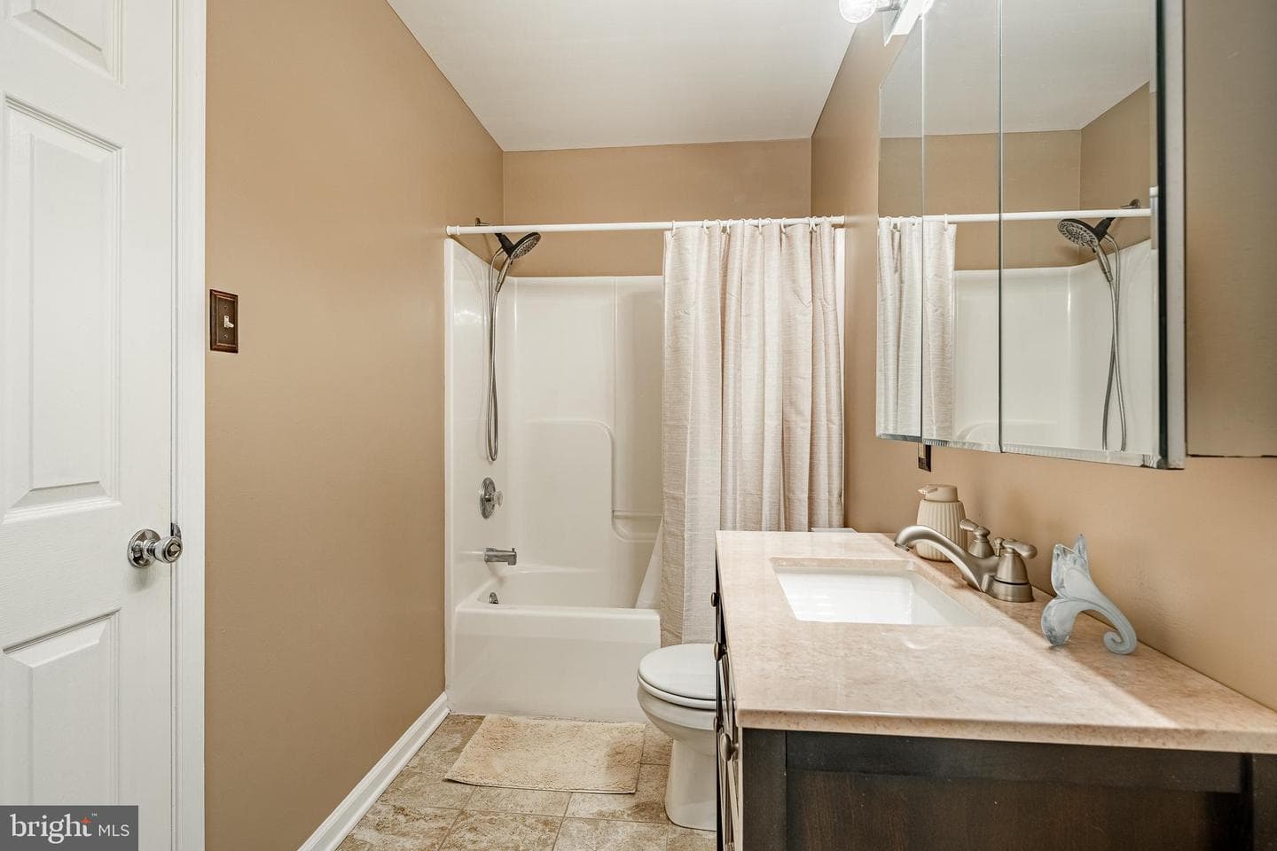 300 Revere Court photo 16