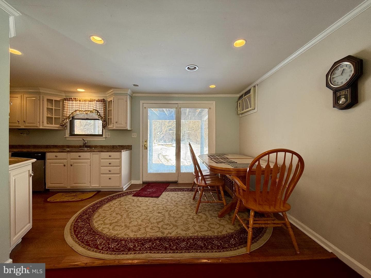 110 Wendy Circle photo 9