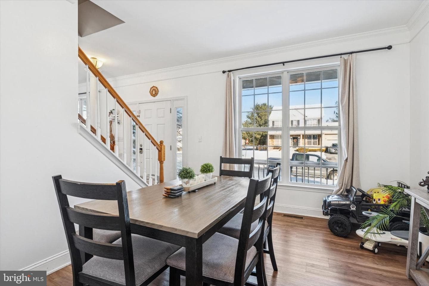 101 Newport Circle photo 4