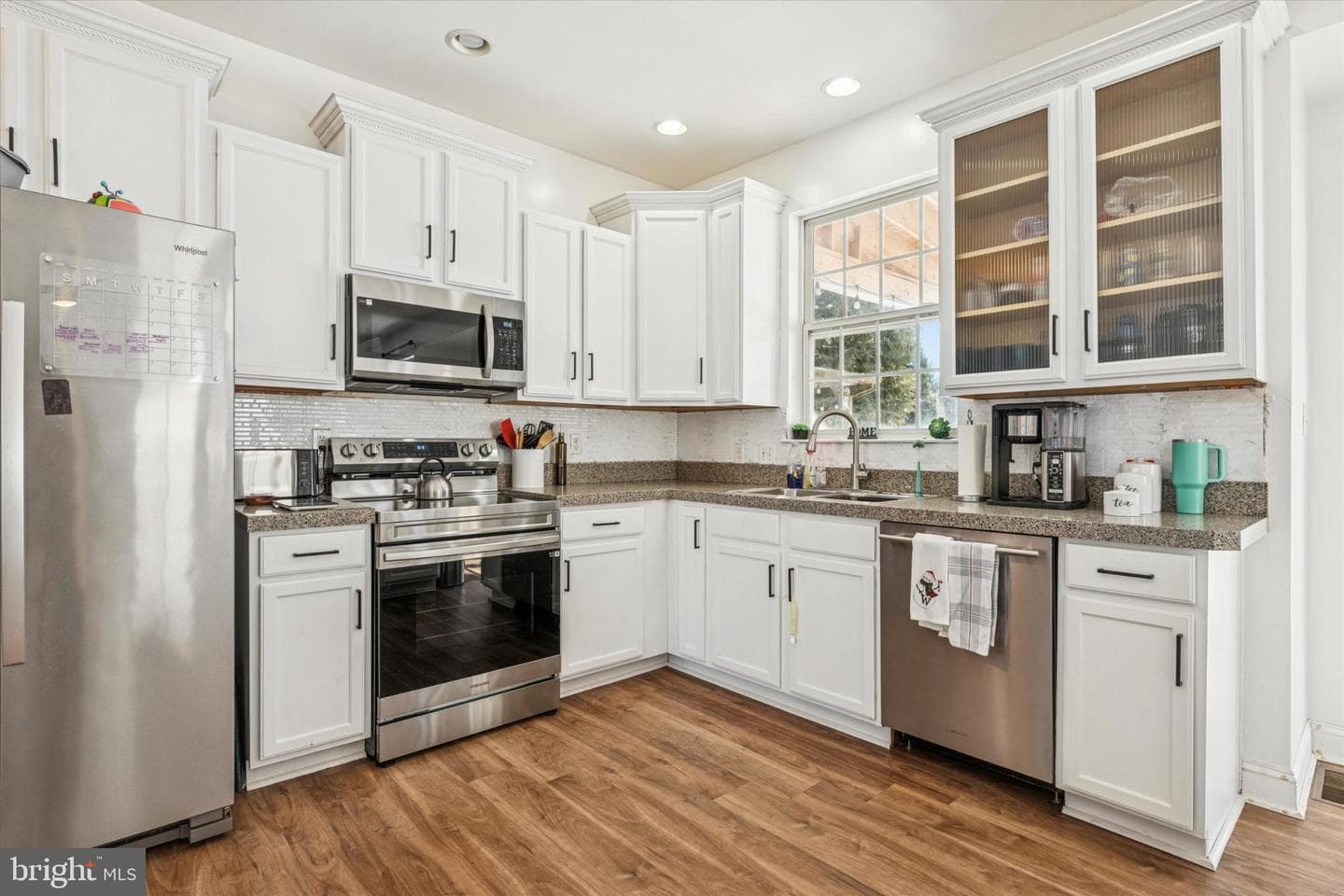 101 Newport Circle photo 5