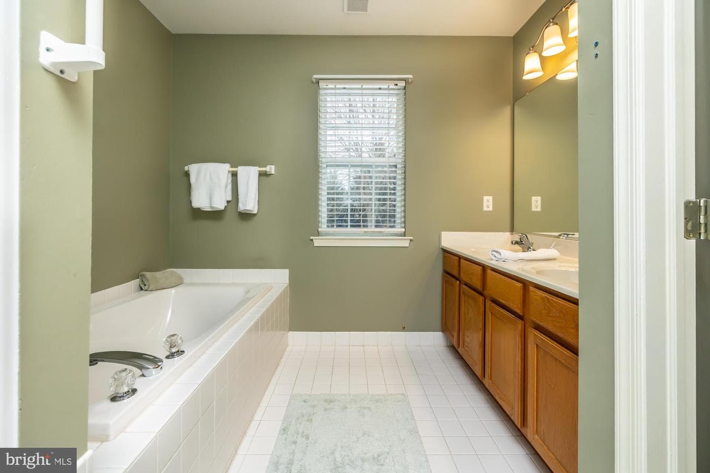 1148 Ashbridge Road photo 30