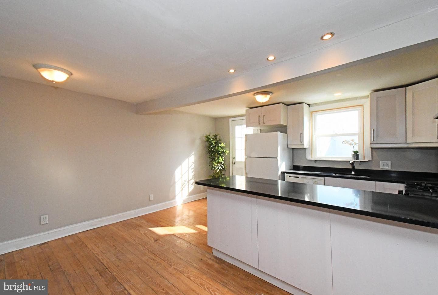 220 Saint Marys Street photo 9