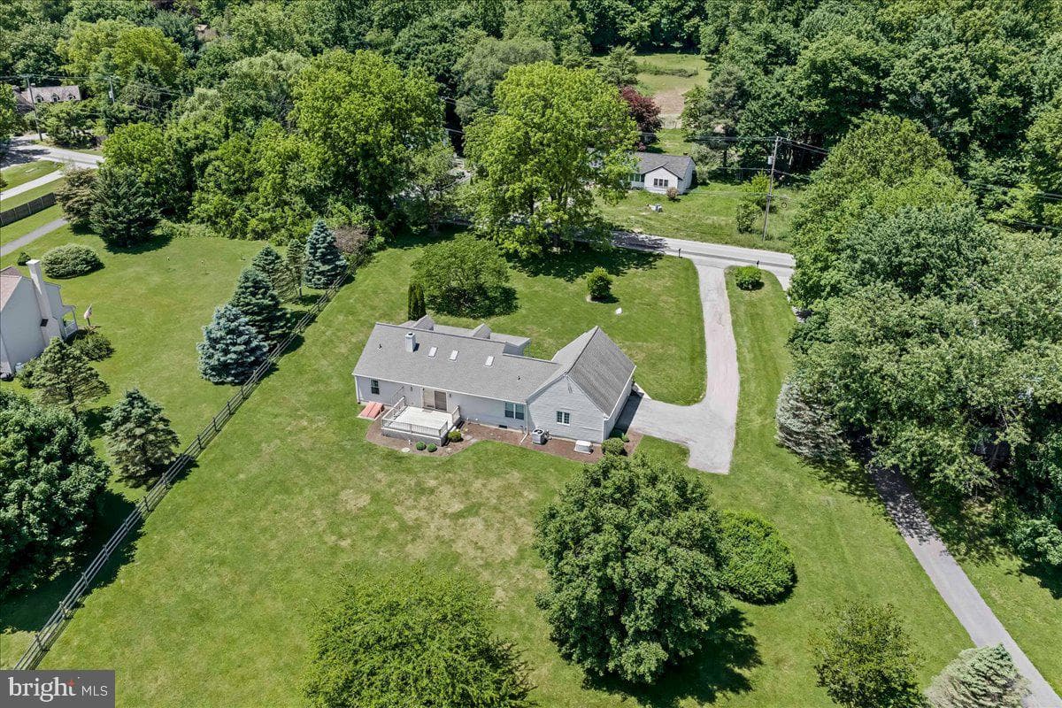 508 Ash Road photo 40