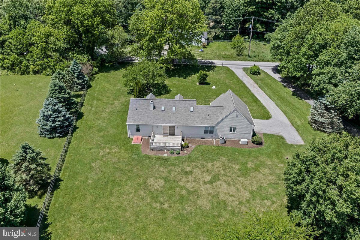 508 Ash Road photo 41