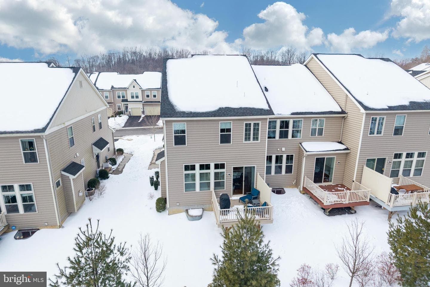 235 Kestrel Court photo 33
