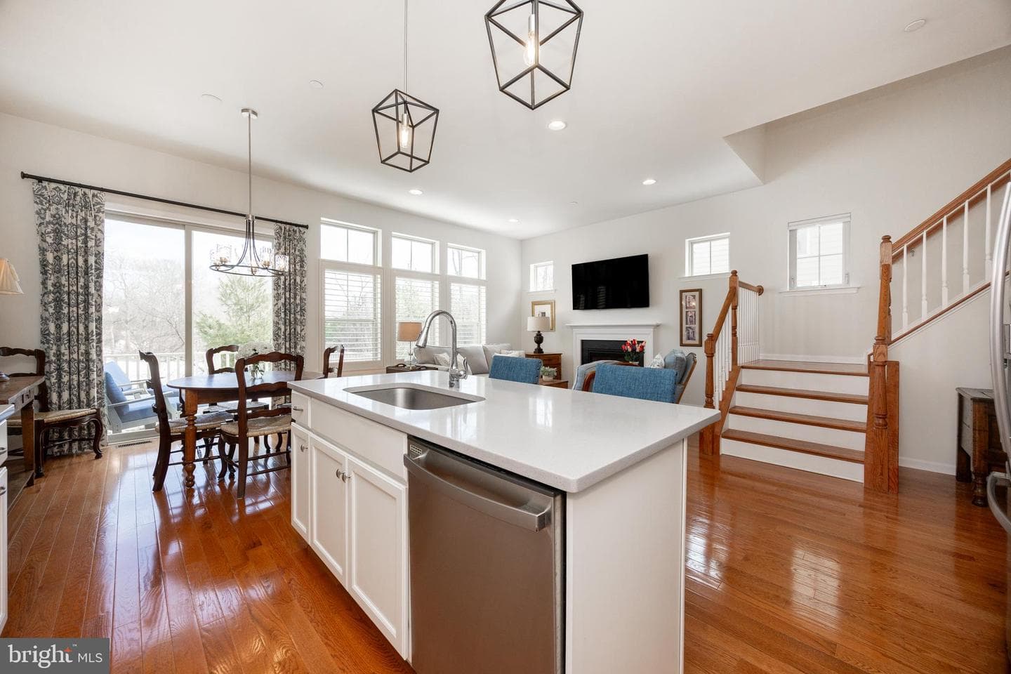 235 Kestrel Court photo 8