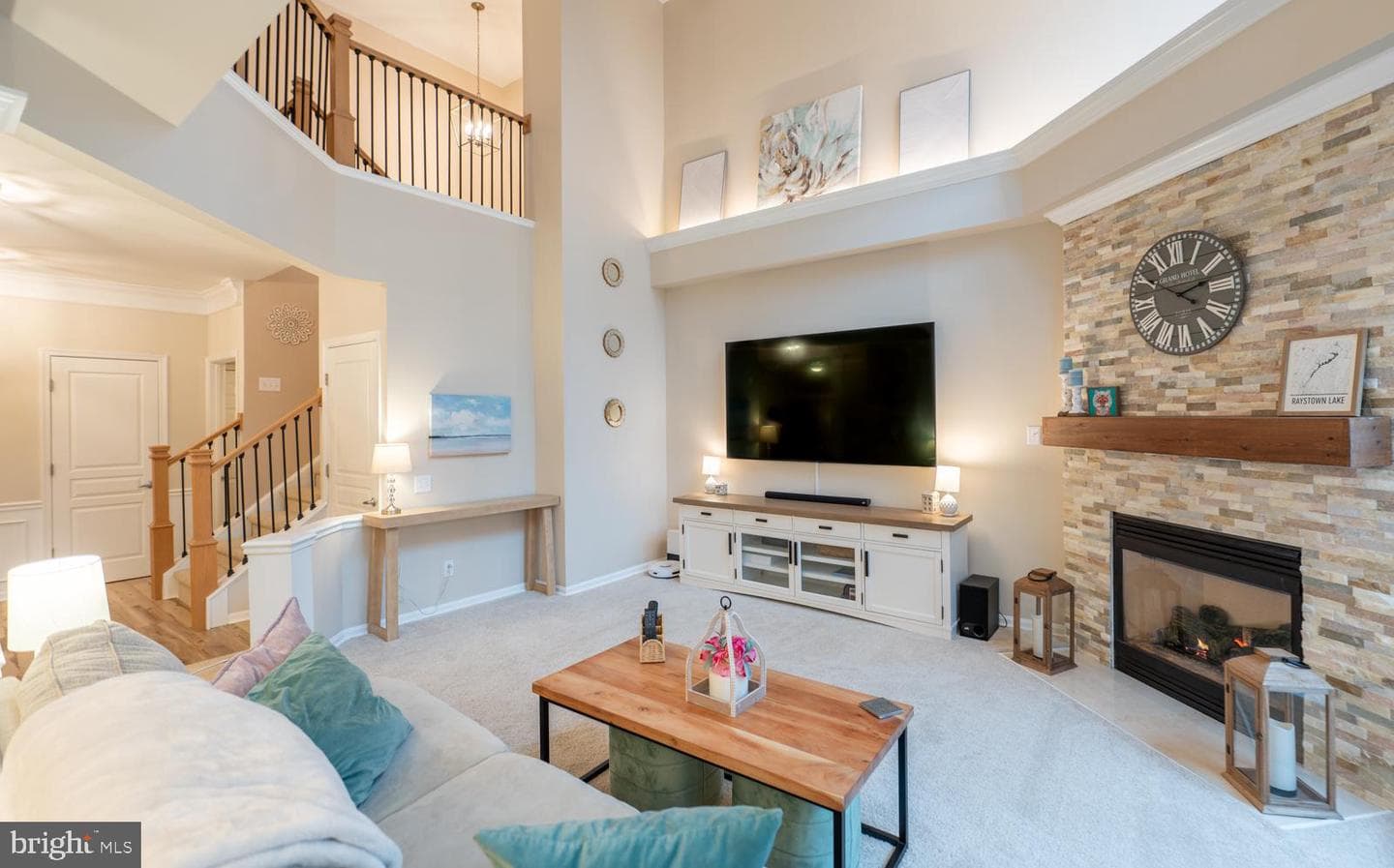 644 Churchill Road photo 10