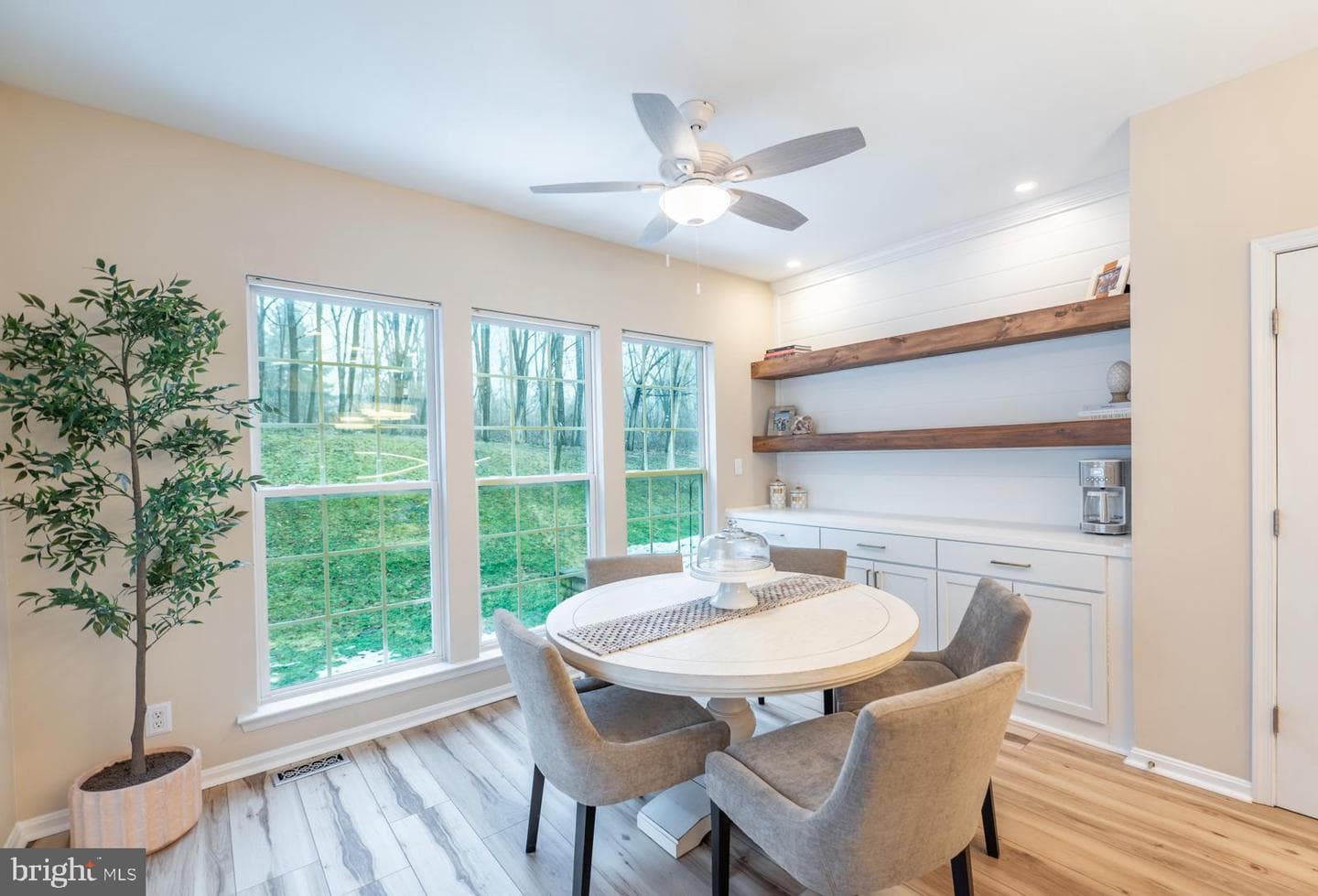 644 Churchill Road photo 14