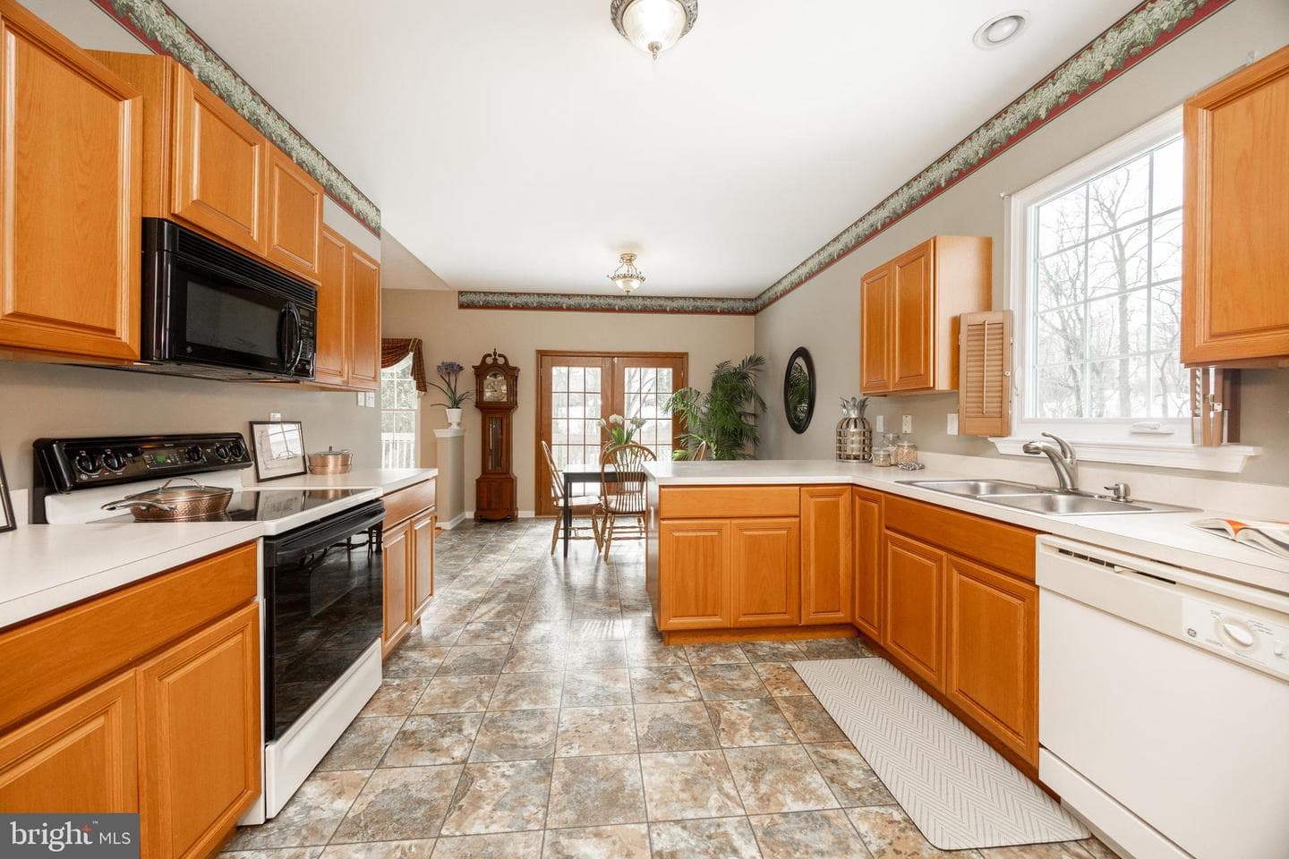 140 Milbury Road photo 11