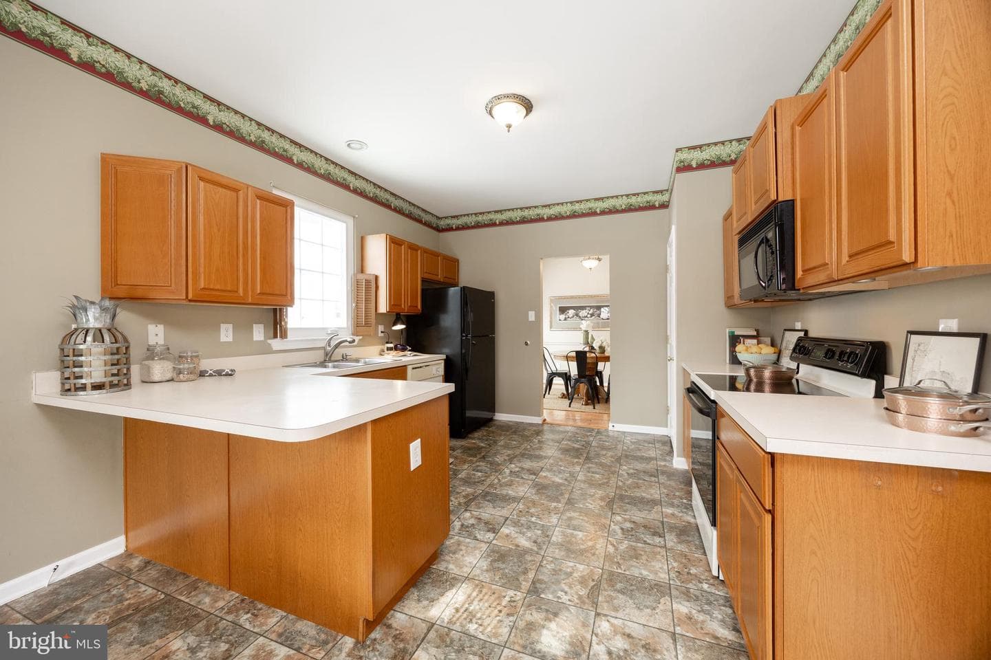 140 Milbury Road photo 12