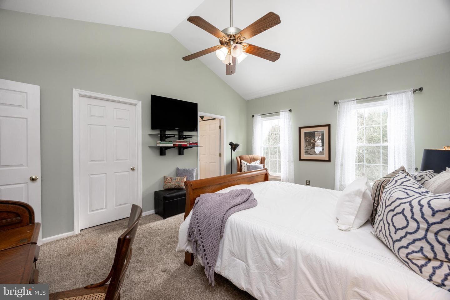 140 Milbury Road photo 16