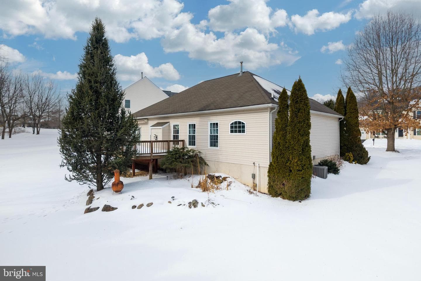 140 Milbury Road photo 28