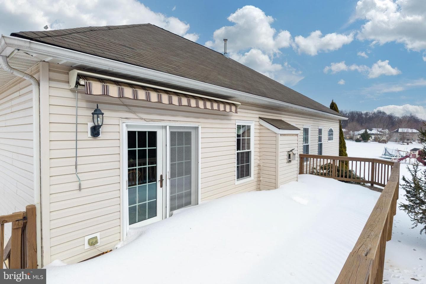 140 Milbury Road photo 9