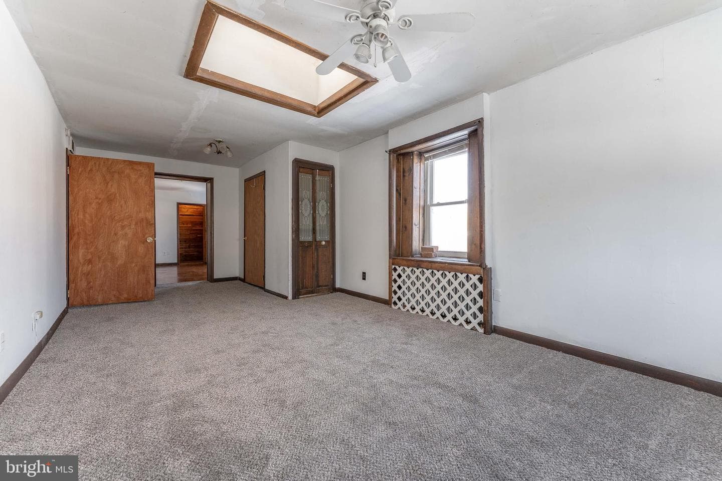 390 Mary Street photo 35