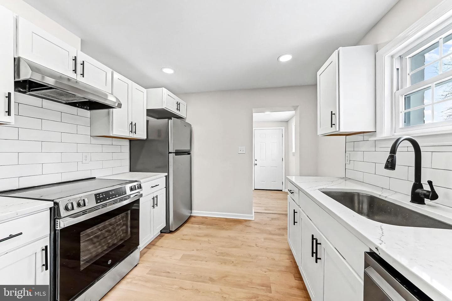 232 S 5th Street photo 11