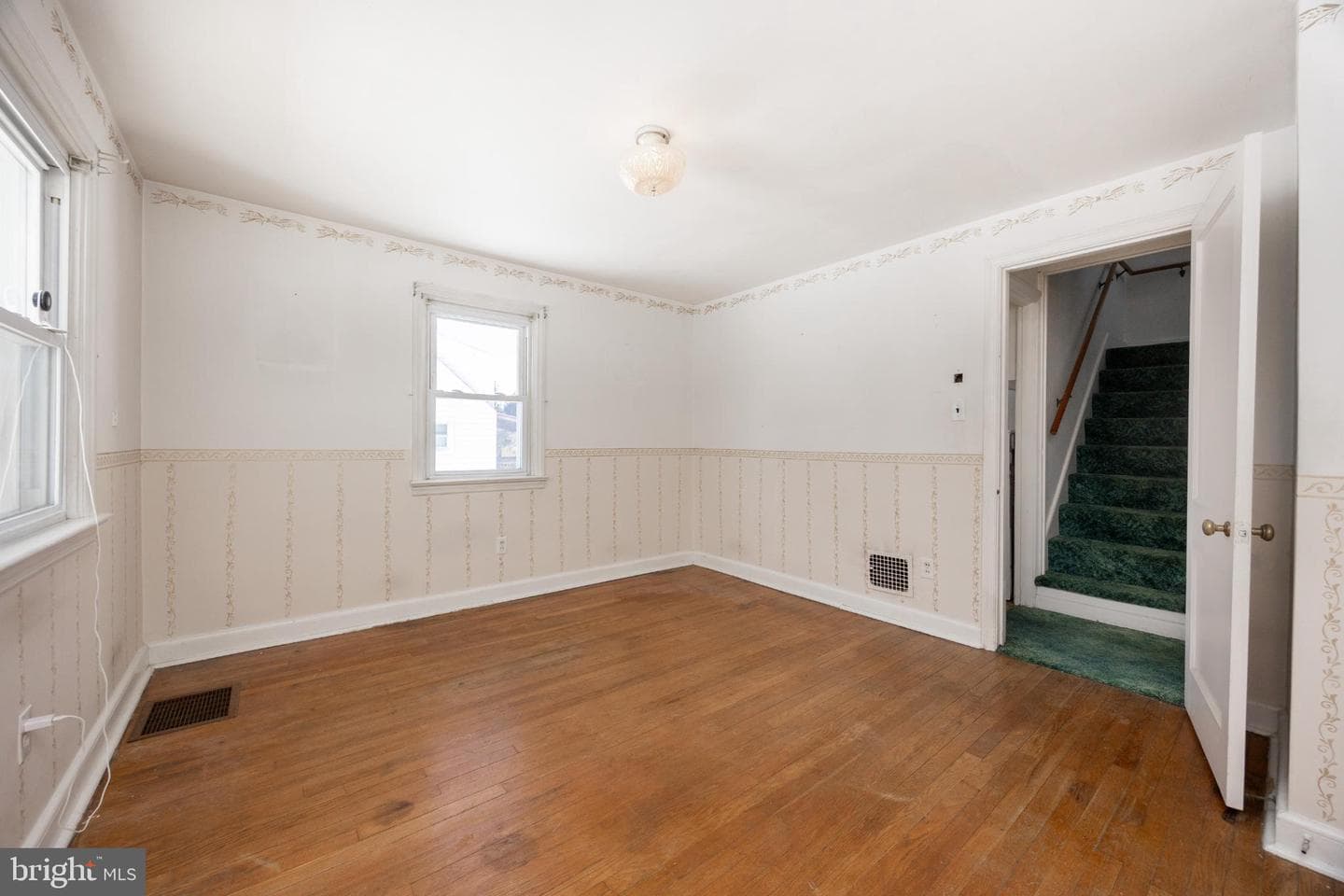 1507 Stirling Street photo 16