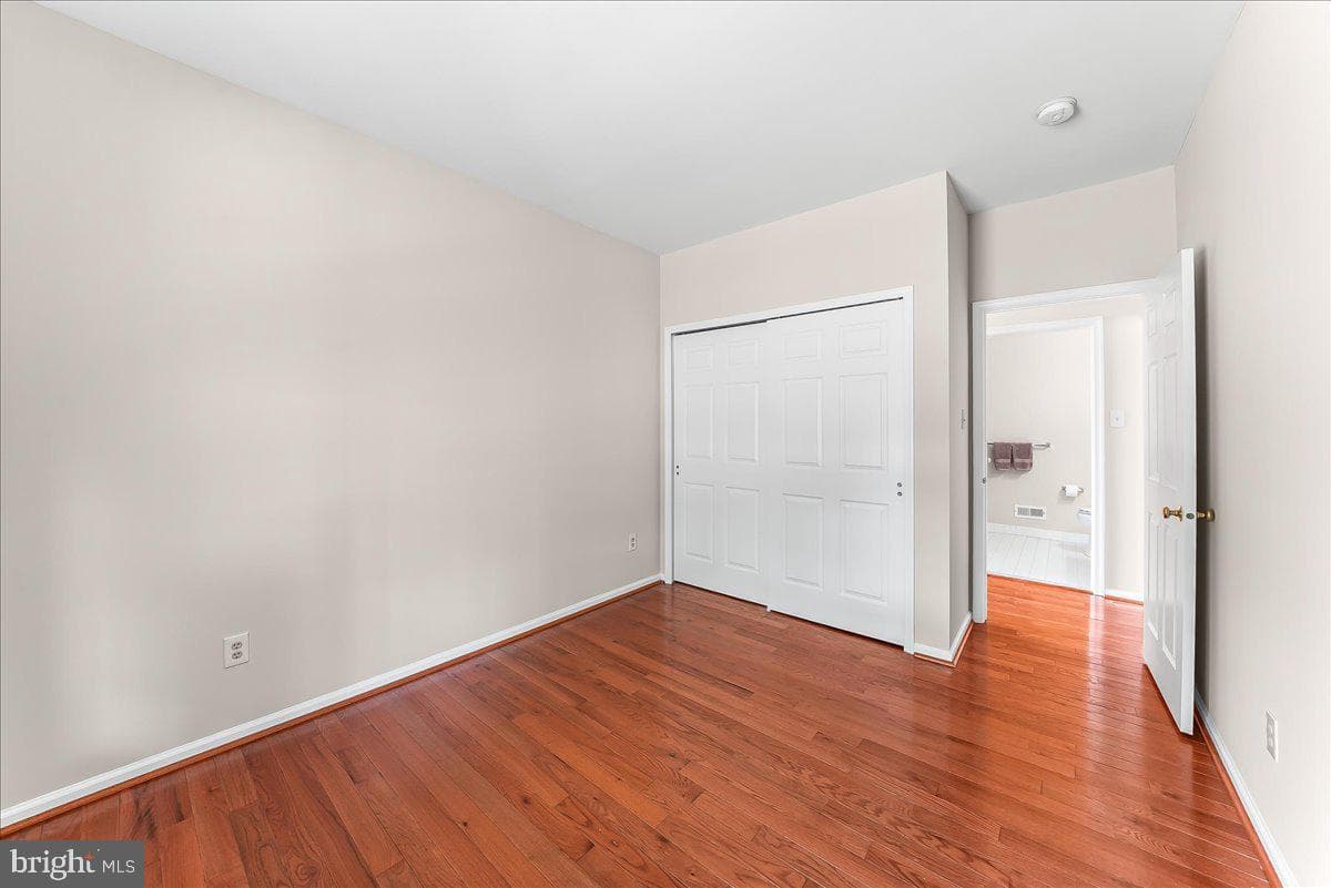 132 Huntingdon Court #1801 photo 15