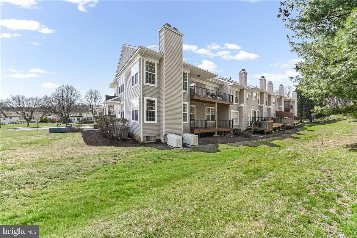 132 Huntingdon Court #1801 photo 23