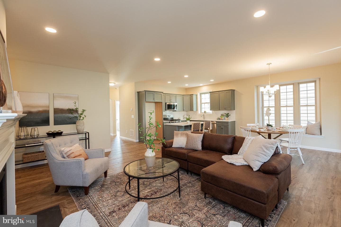 610 Greenbriar Path photo 7