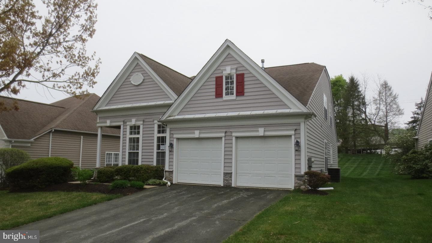 458 Mimosa Circle photo 2