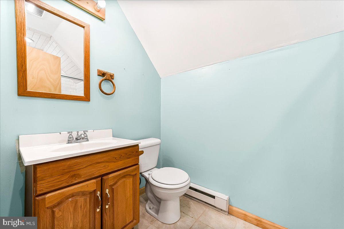 594 5th Street photo 20