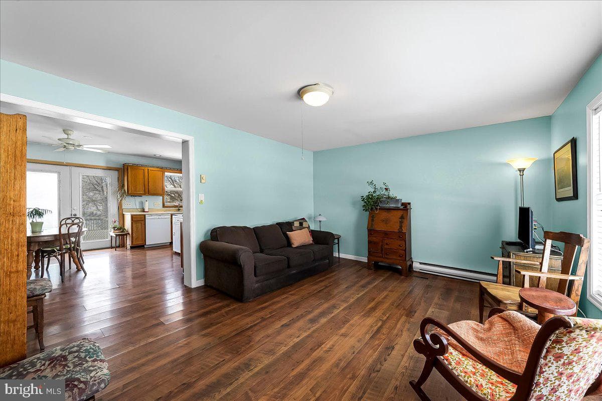 594 5th Street photo 5