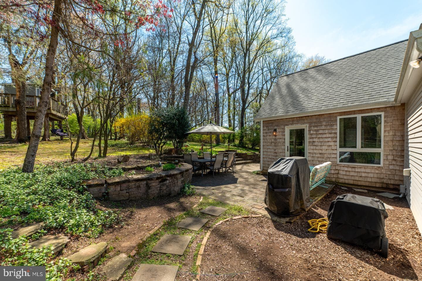 124 Columbia Drive photo 4