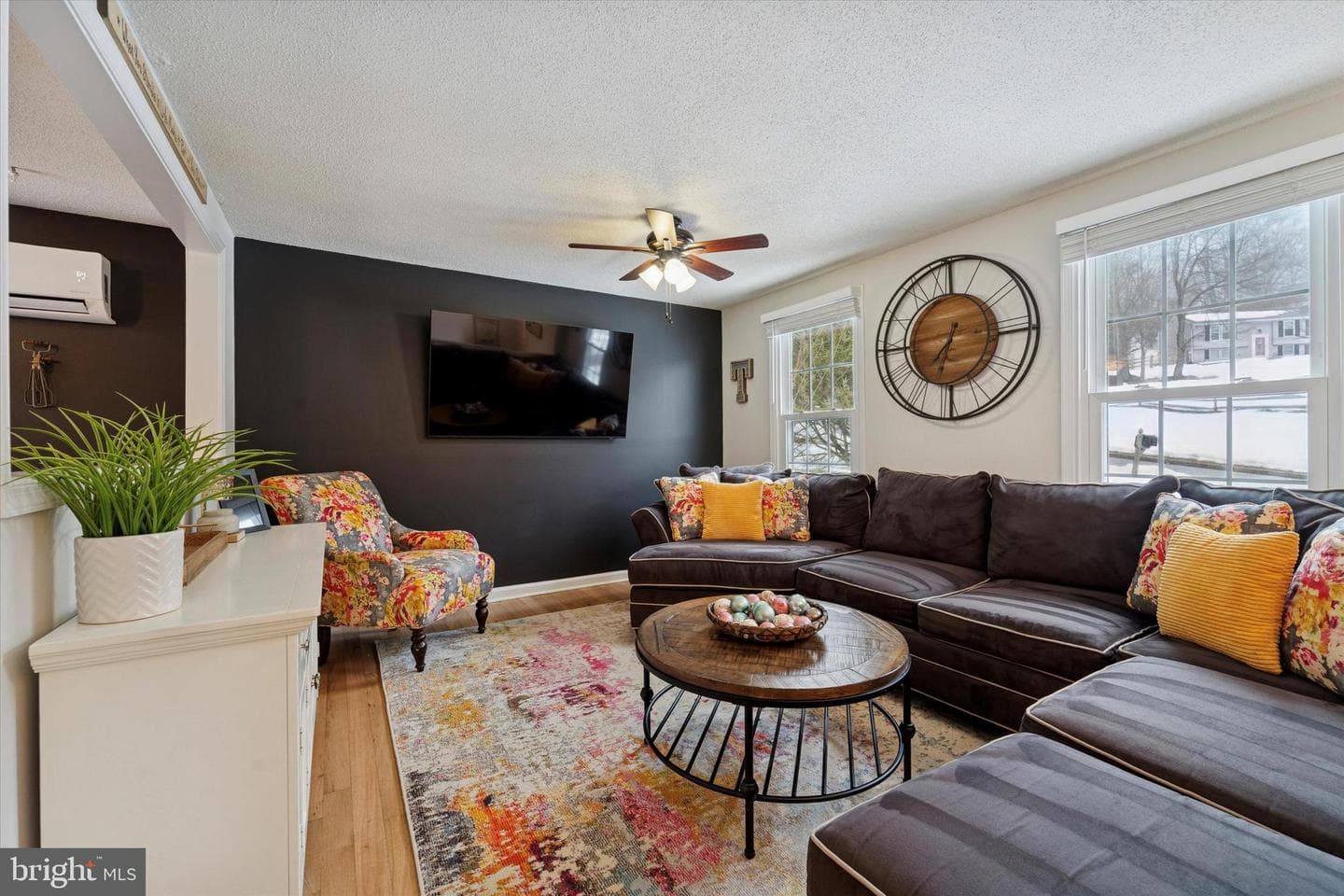 203 Katherine Lane photo 3